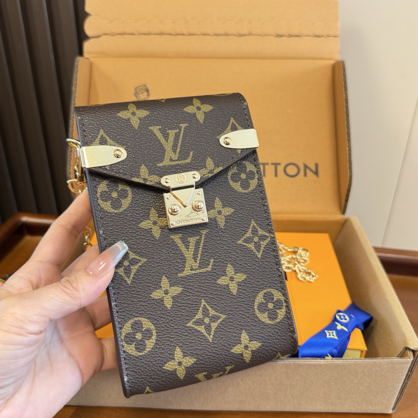 🔥LV斜挎手机包链条⛓️mini包包    Louis Vuitton 路易威登FOLD ME 斜挎包☀️此款Fold 