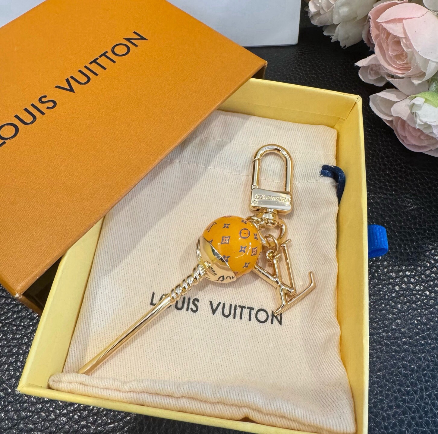 新款 LOUIS VUITTON新款 LV棒棒糖🍭🍬钥匙扣 包包挂件挂饰 钥匙扣 ☀本款 LV Sweets 包饰汲取童