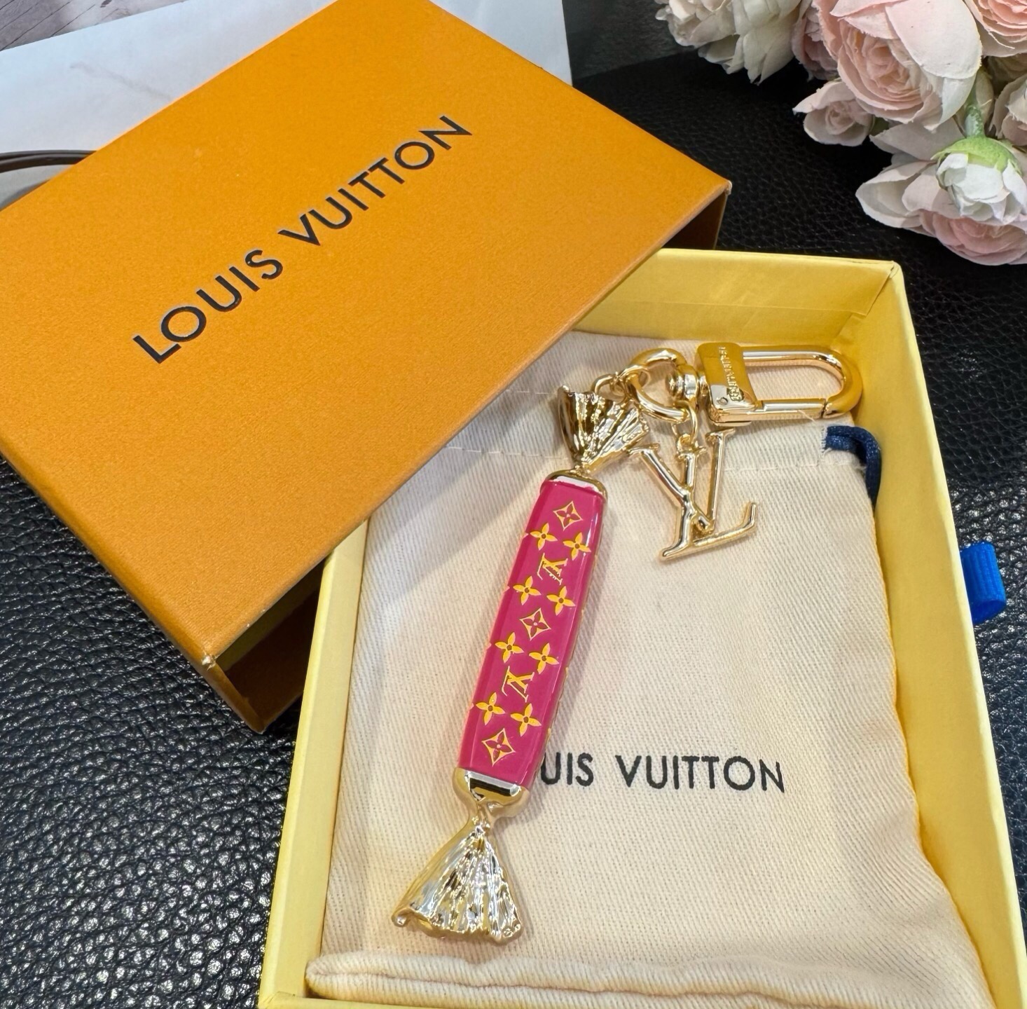 新款 LOUIS VUITTON新款 LV棒棒糖🍭🍬钥匙扣 包包挂件挂饰 钥匙扣 ☀本款 LV Sweets 包饰汲取童
