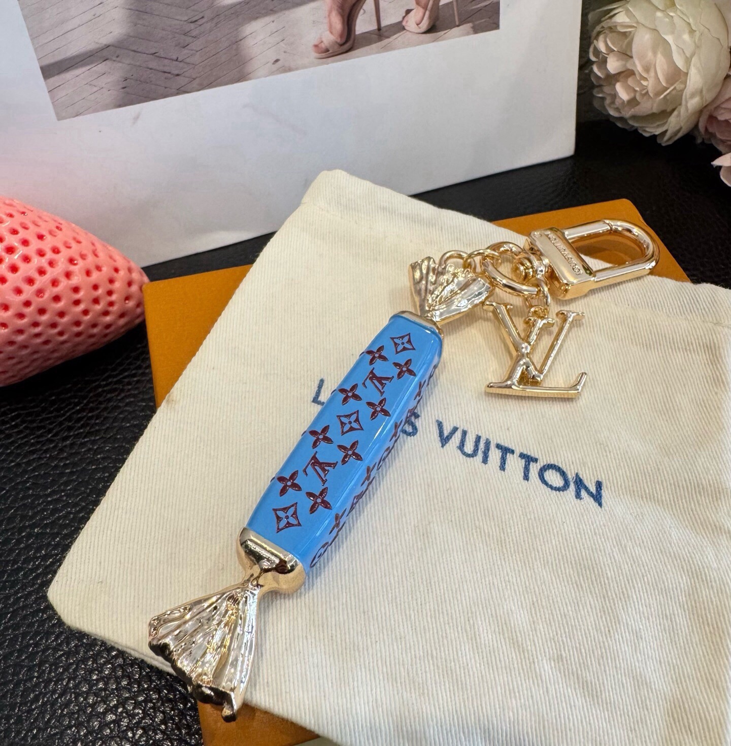 新款 LOUIS VUITTON新款 LV棒棒糖🍭🍬钥匙扣 包包挂件挂饰 钥匙扣 ☀本款 LV Sweets 包饰汲取童