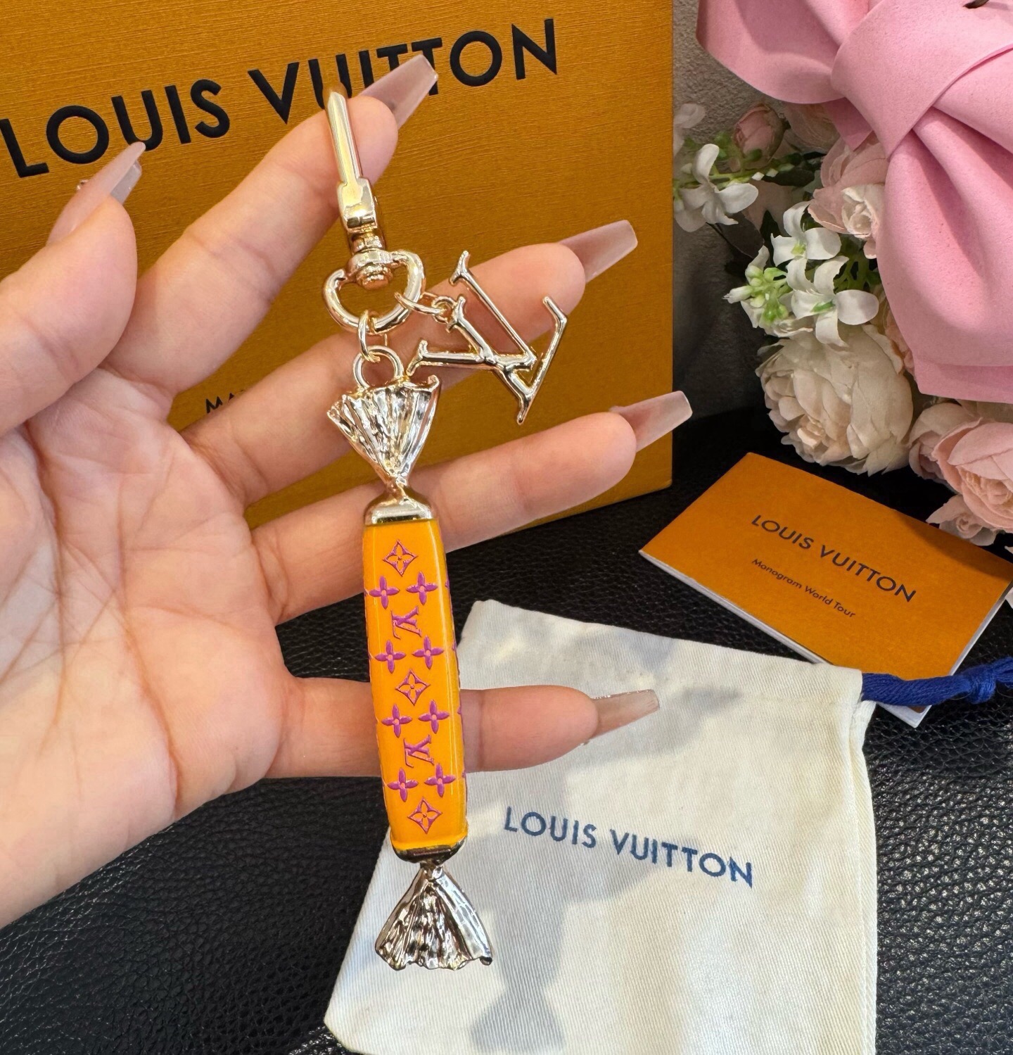 新款 LOUIS VUITTON新款 LV棒棒糖🍭🍬钥匙扣 包包挂件挂饰 钥匙扣 ☀本款 LV Sweets 包饰汲取童