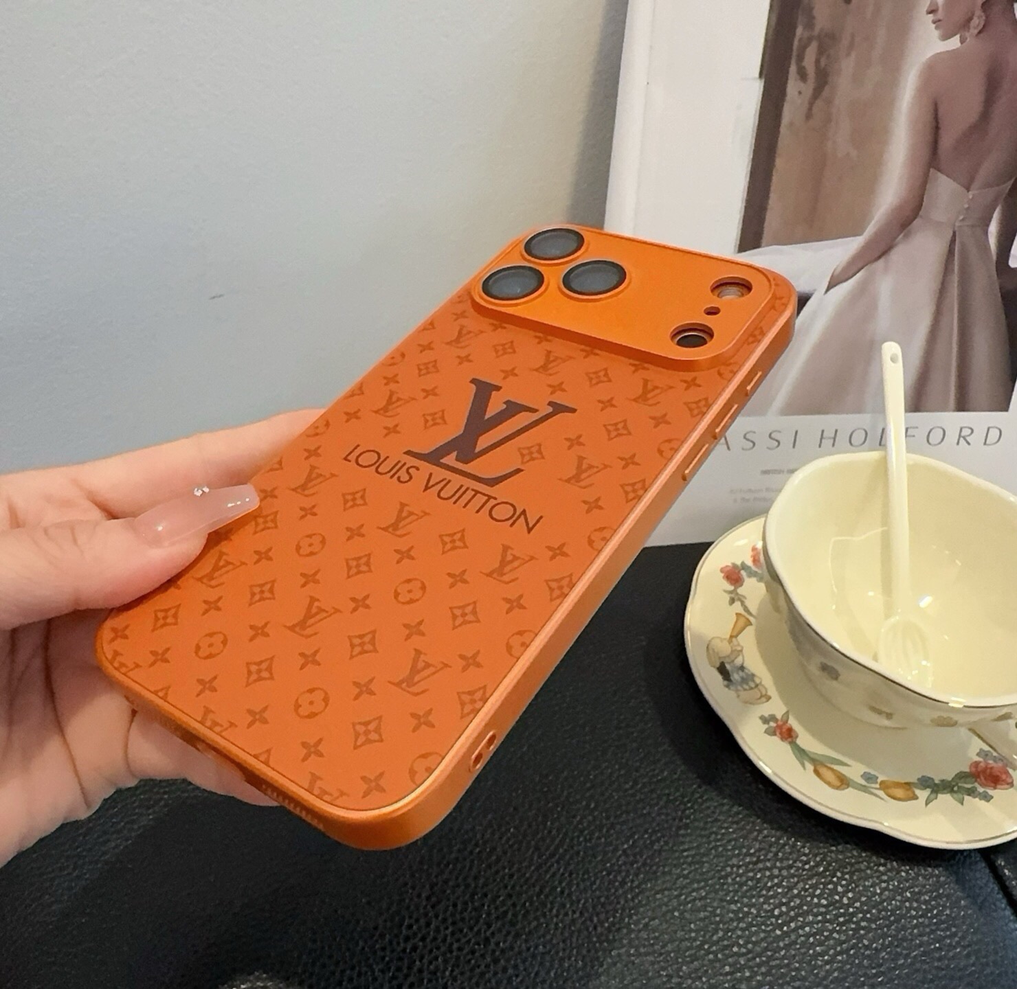 星宇橙系列 LV手机壳  型号：为了不出现报错型号，请打开本机查看手机设置显示的型号⚠️⚠️⚠️ iPhone17系列更
