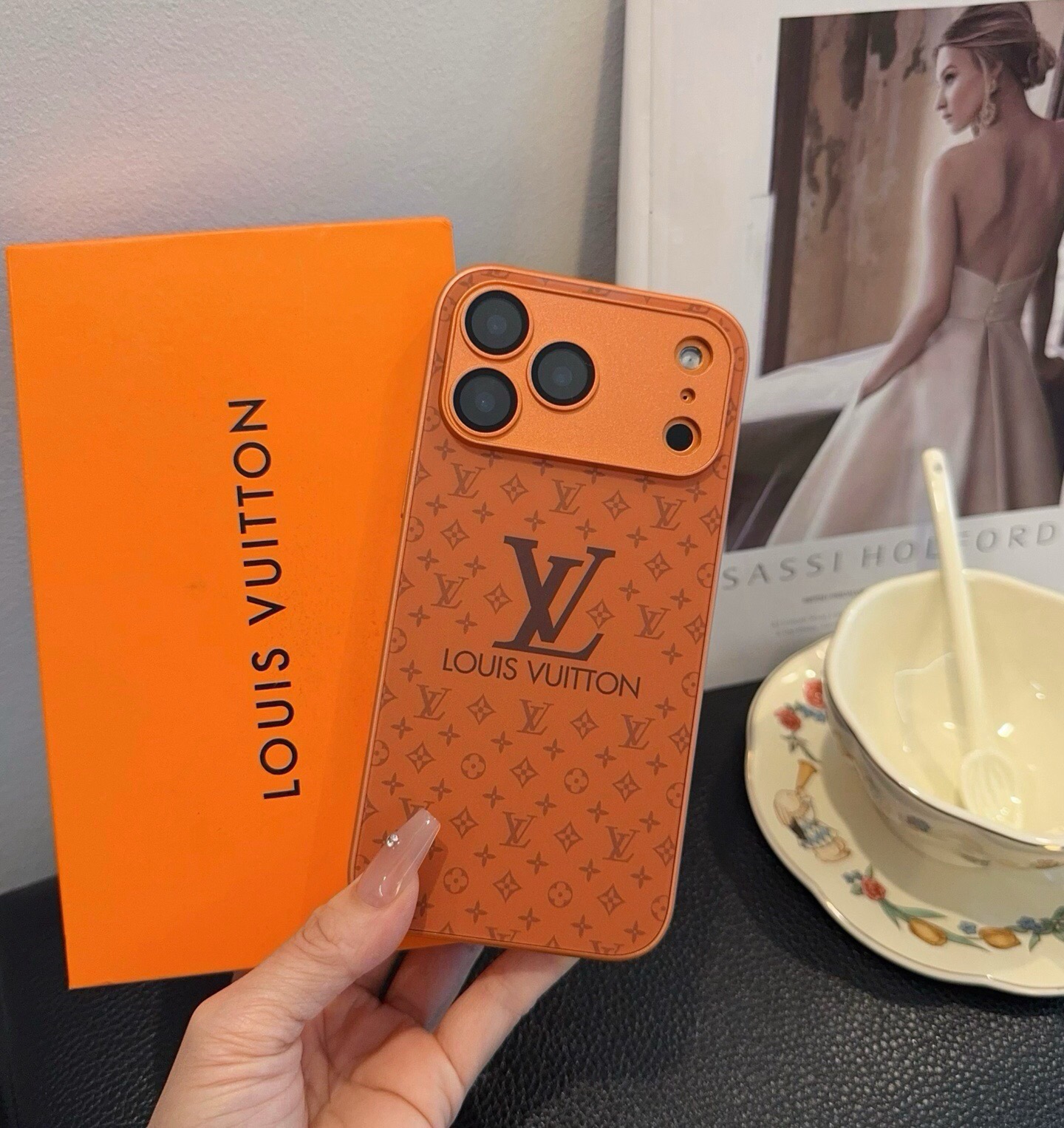 星宇橙系列 LV手机壳  型号：为了不出现报错型号，请打开本机查看手机设置显示的型号⚠️⚠️⚠️ iPhone17系列更