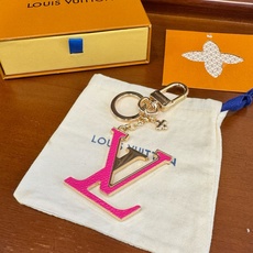 🔥LV钥匙扣包包挂饰 LV X TM LV ICONIC SUPERFLAT 钥匙扣 钥匙扣聚焦 LV Hands 标识 🔥LV钥匙扣包包挂饰 LV X TM LV ICONIC SUPERFLAT 钥匙扣 钥匙扣聚焦 LV Hands 标识