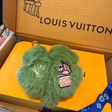 🔥新品 M03170 ☀️LOUIS Vuitton路易威登钥匙扣挂件LV LUCKY Trefoil 四叶草🍀包饰 ☀ 🔥新品 M03170 ☀️LOUIS Vuitton路易威登钥匙扣挂件LV LUCKY Trefoil 四叶草🍀包饰 ☀
