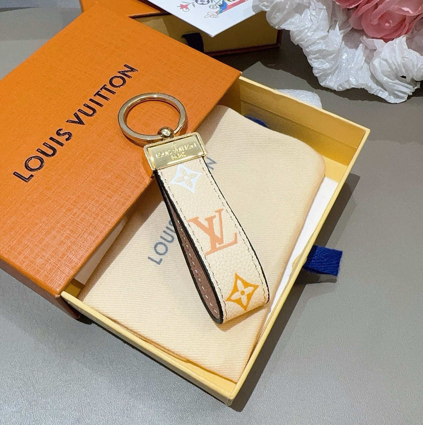 🔥爆款推荐 驴家牛皮压花渐变钥匙扣 LV钥匙扣 车钥匙挂件包包挂饰  DauPhine Dragonne 钥匙扣彰显金属