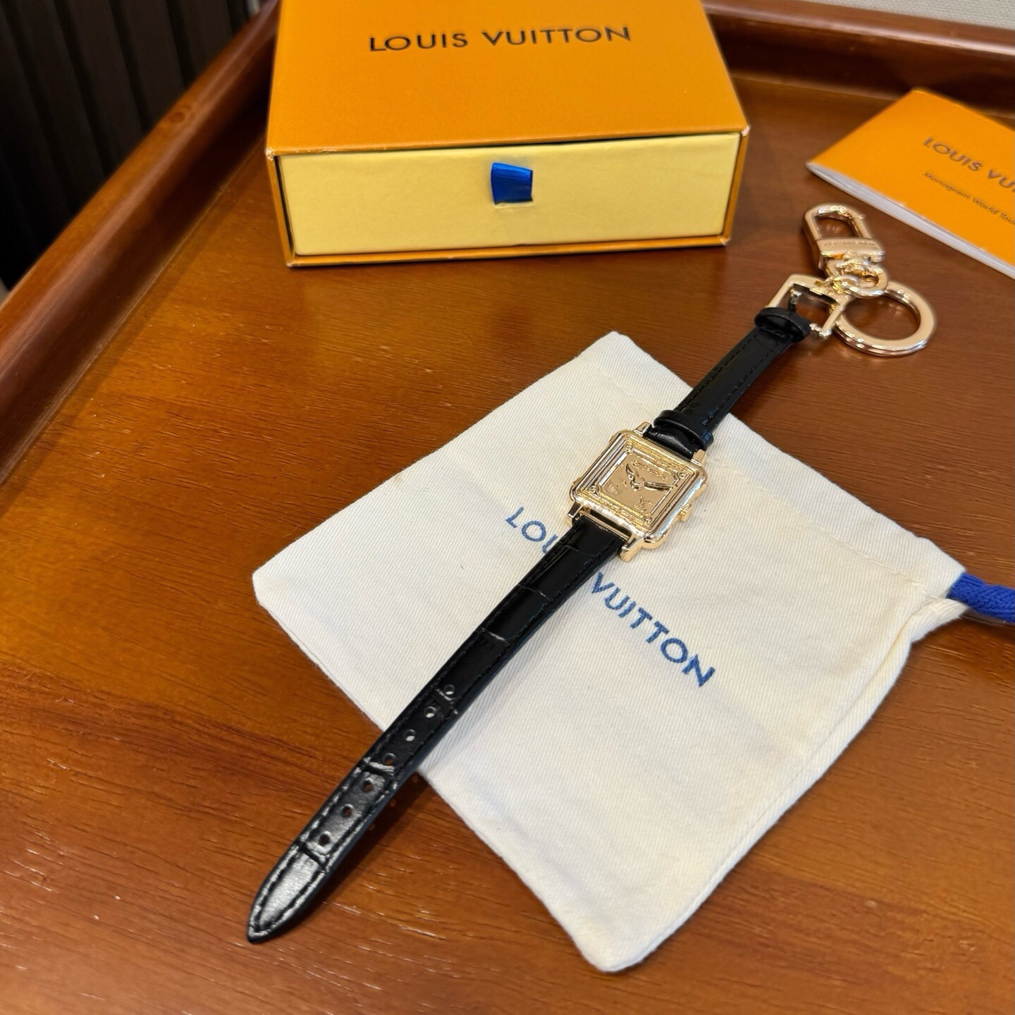 新款 LOUIS VUITTON新款 LV WATCH 手表⌚钥匙扣 包饰与钥匙扣 包挂钥匙扣包包挂饰 ☀ 本款 LV 