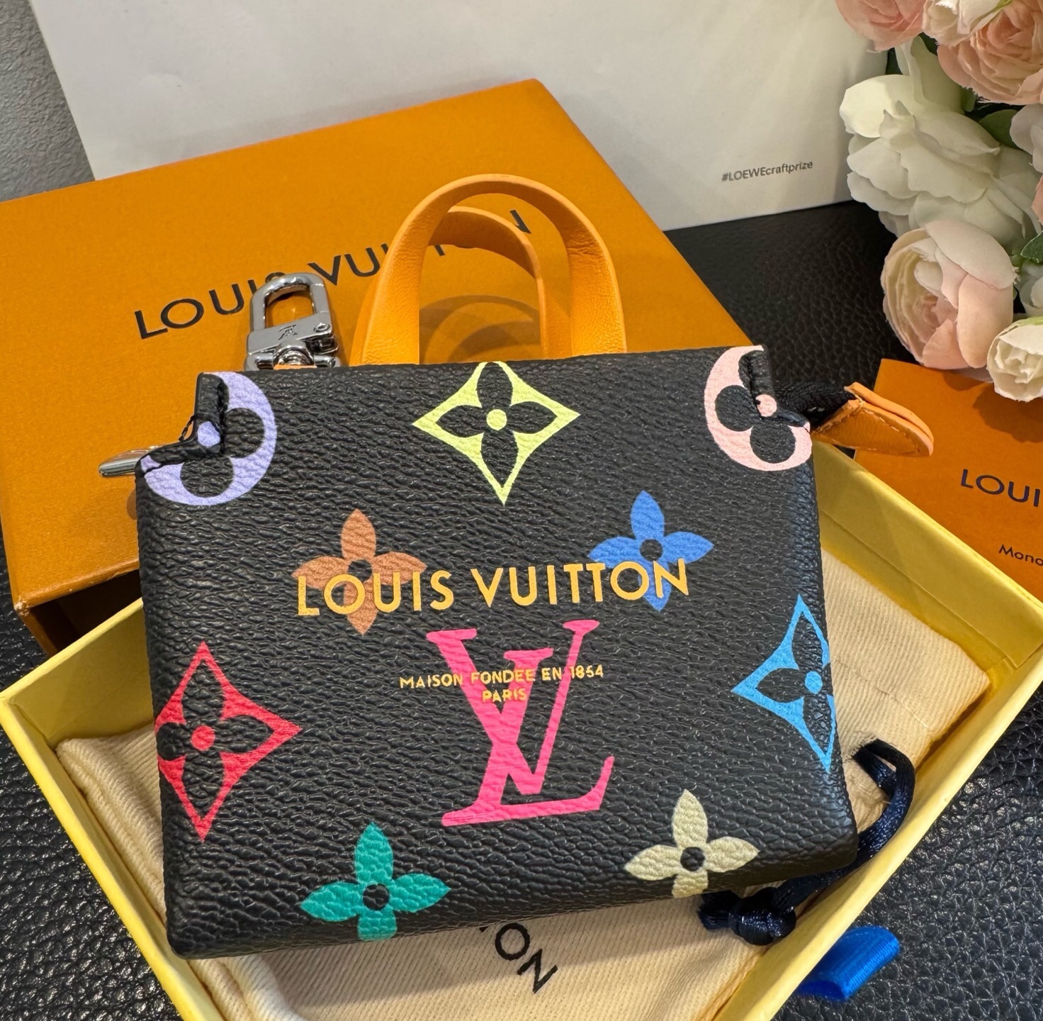 🔥Lv购物袋mini零钱包 👛耳机🎧包 ✨可装口红💄零钱等Mini小拎包，可挂包包上 腰带上 小巧精致💸潮流高档小包包