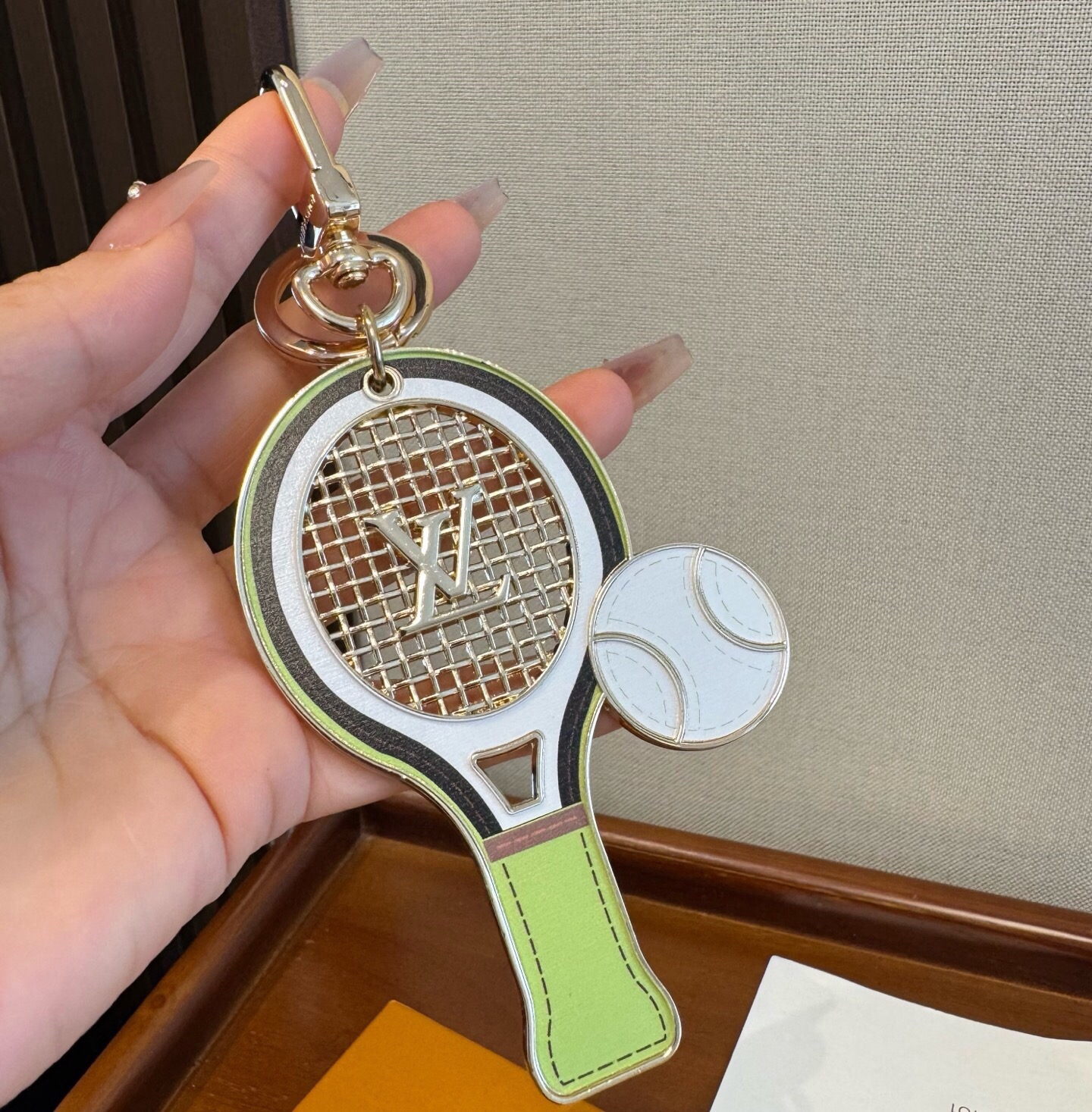 🔥M03925新款 LOUIS VUITTON  LV 钥匙扣 TENNIS RACKET 包饰与钥匙扣 网球拍 包挂钥