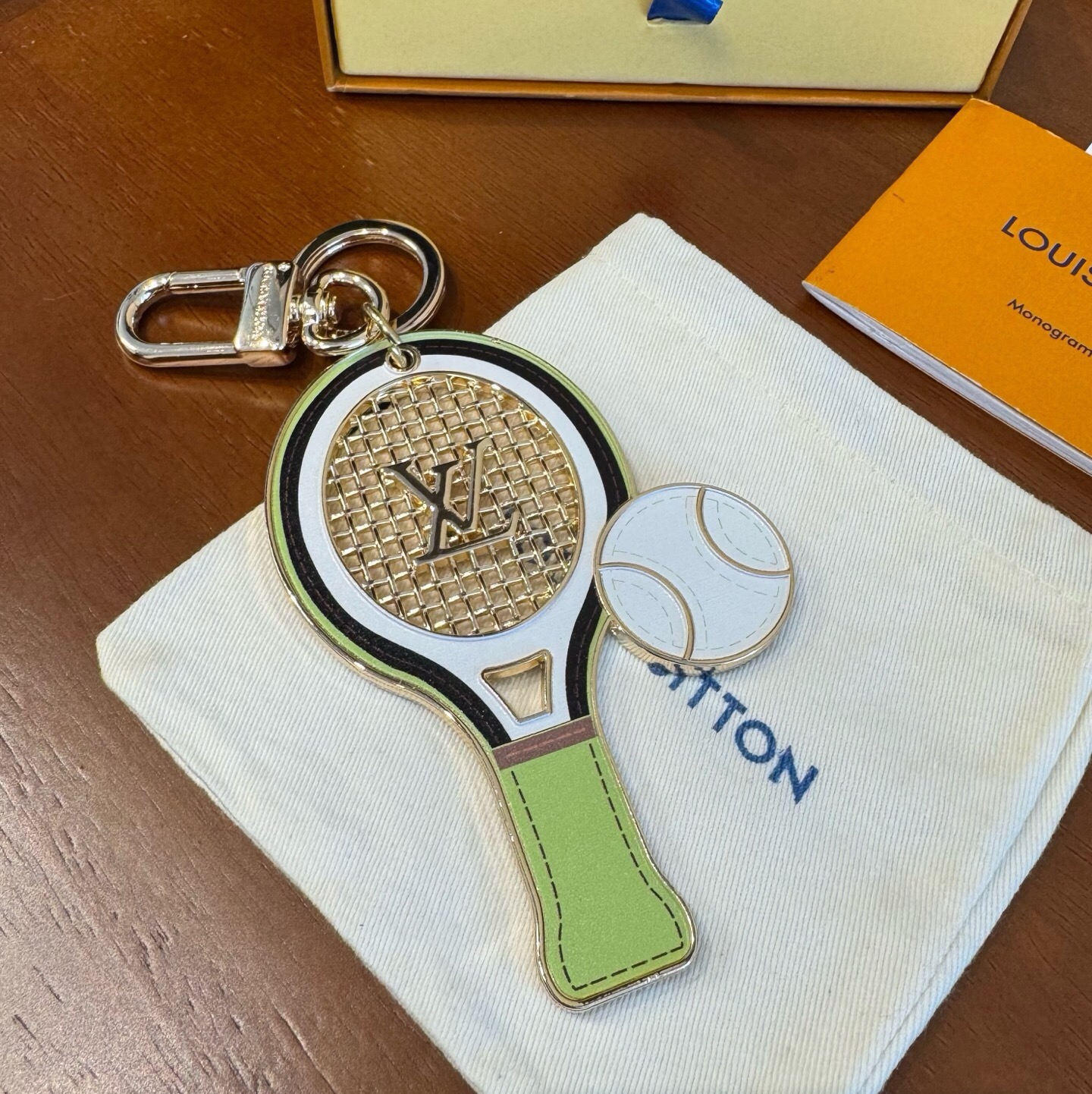 🔥M03925新款 LOUIS VUITTON  LV 钥匙扣 TENNIS RACKET 包饰与钥匙扣 网球拍 包挂钥