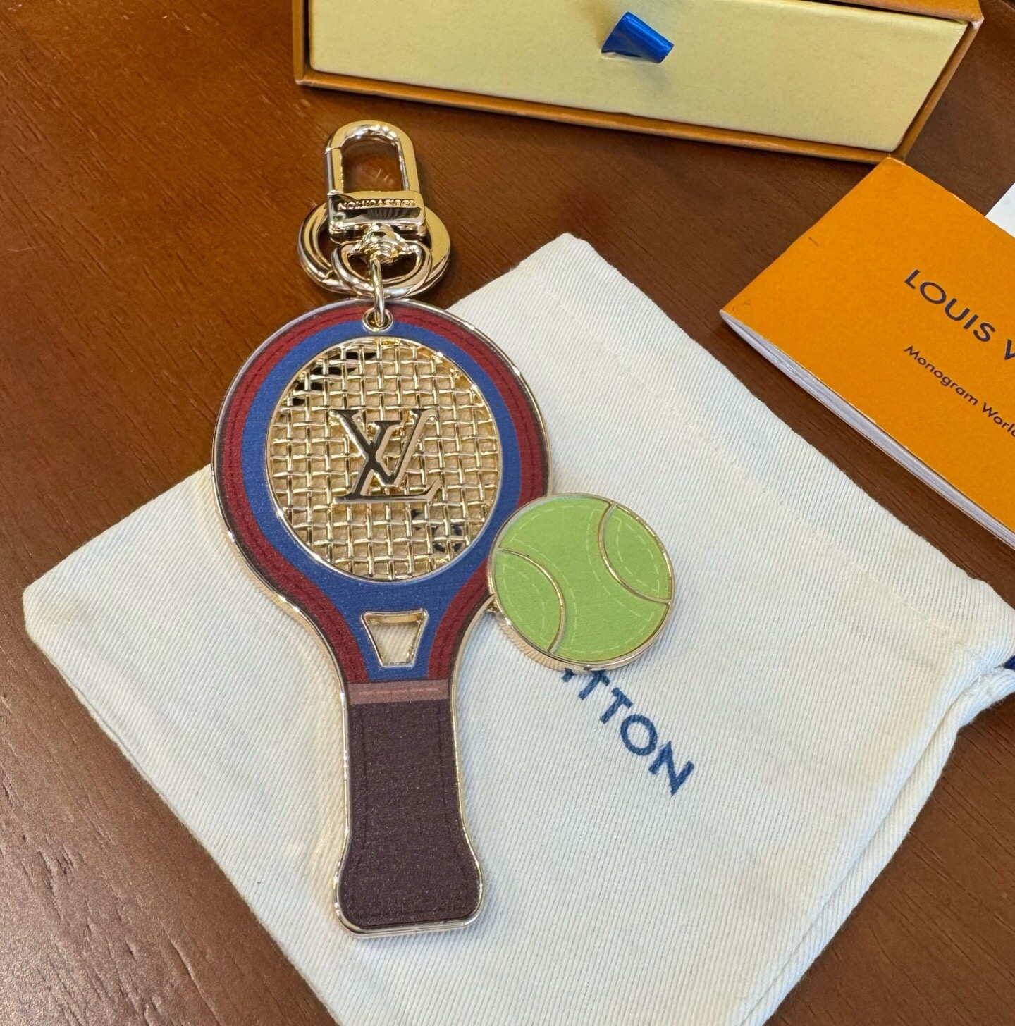🔥M03925新款 LOUIS VUITTON  LV 钥匙扣 TENNIS RACKET 包饰与钥匙扣 网球拍 包挂钥