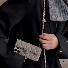 💃CHANEL💠香奈儿火爆时尚圈的手机壳 真香系列 热爆美拉德色系 专柜同款⛓链条双C小金球可调节链条长度 鱼子酱皮菱 💃CHANEL💠香奈儿火爆时尚圈的手机壳 真香系列 热爆美拉德色系 专柜同款⛓链条双C小金球可调节链条长度 鱼子酱皮菱