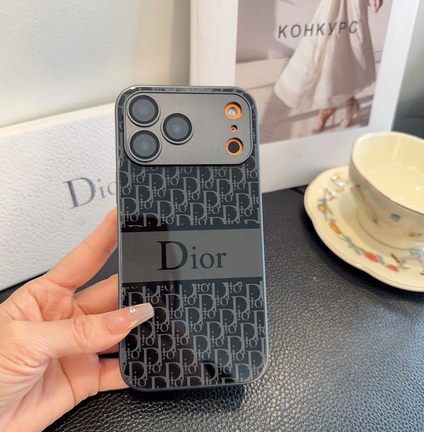 星宇橙系列 Dior手机壳 型号：为了不出现报错型号，请打开本机查看手机设置显示的型号⚠️⚠️⚠️ iPhone17系列