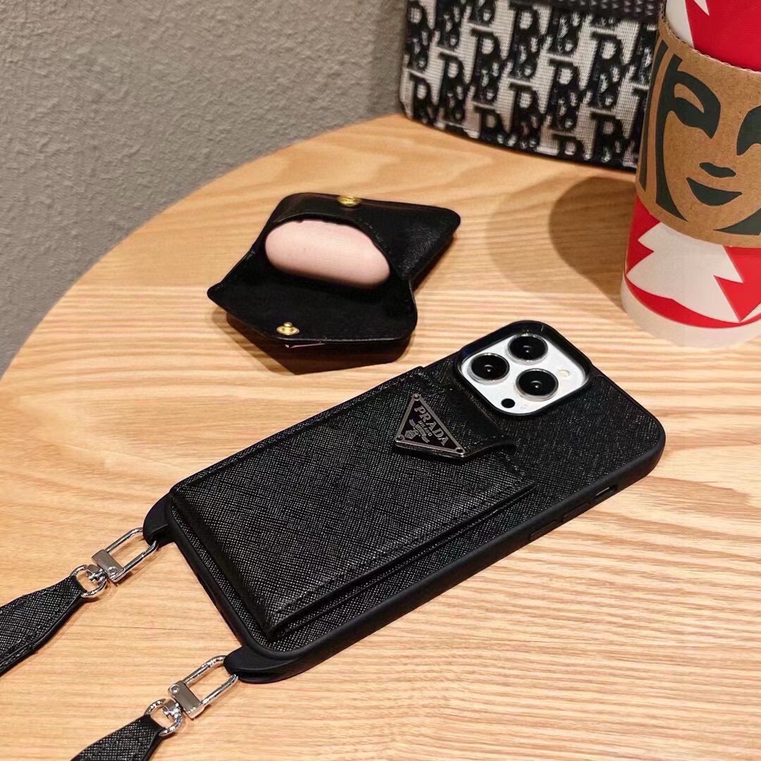 🔥PRADA▼普拉达 卡包斜挎 ➕套件  金属Logo十字纹皮革软边全包手机壳，官网同步发售 型号：为了不出现报错型号，