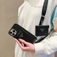 🔥PRADA▼普拉达 卡包斜挎 ➕套件 金属Logo十字纹皮革软边全包手机壳,官网同步发售 型号:为了不出现报错型号, 🔥PRADA▼普拉达 卡包斜挎 ➕套件 金属Logo十字纹皮革软边全包手机壳,官网同步发售 型号:为了不出现报错型号,