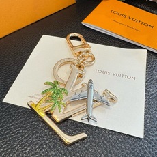 🔥LV 钥匙扣 夏日椰树🌴包包挂件配饰Gloss 钥匙扣将有LV 字母镶嵌金属之中,其上点缀 Nanogram 图案,以 🔥LV 钥匙扣 夏日椰树🌴包包挂件配饰Gloss 钥匙扣将有LV 字母镶嵌金属之中,其上点缀 Nanogram 图案,以
