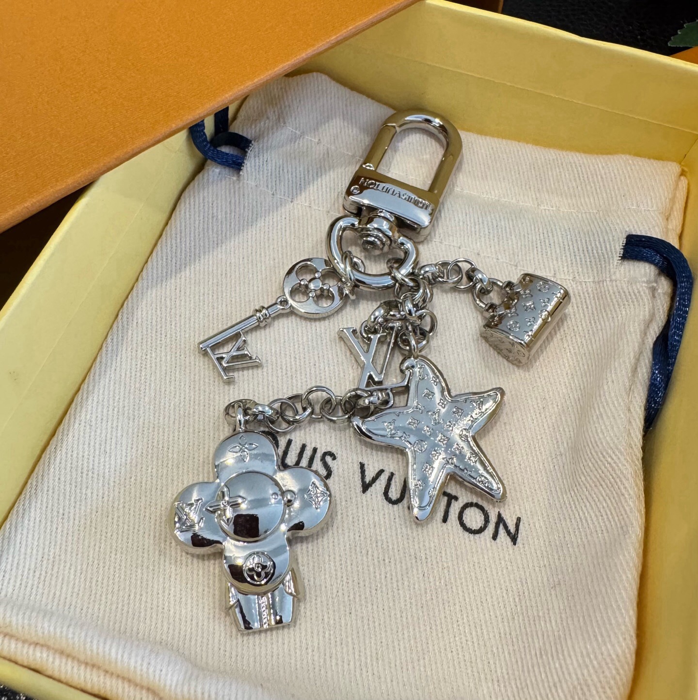 🔥LV钥匙扣 多元素新款钥匙扣 包包挂件包饰 SPring Street Chain 包饰将 Monogram 小海星和