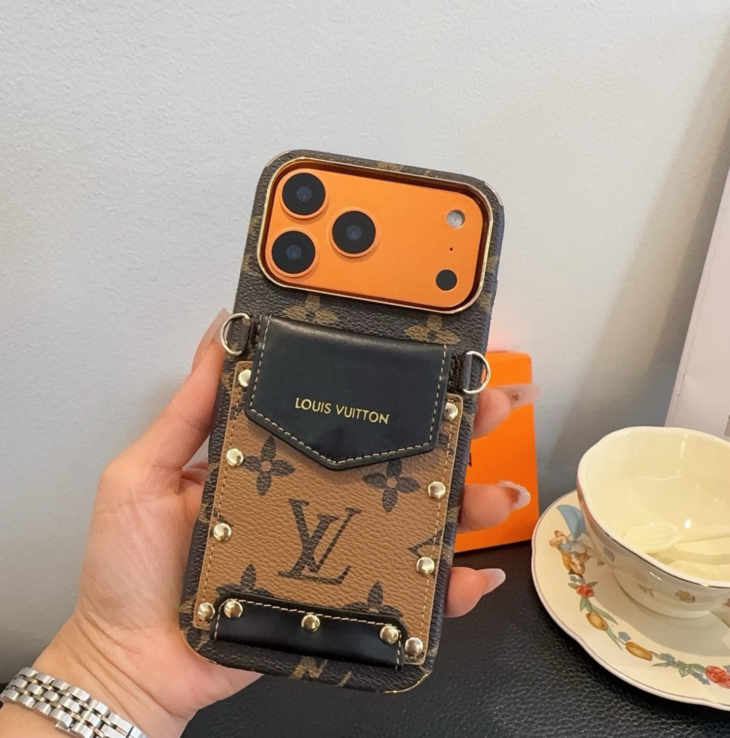 ✨🔮LV卡包手机壳 斜挎包手机壳 型号：为了不出现报错型号，请打开本机查看手机设置显示的型号⚠️⚠️⚠️ iPhone1