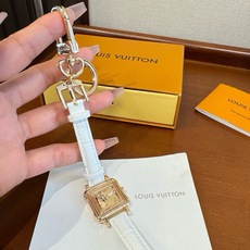 新款 LOUIS VUITTON新款 LV WATCH 手表⌚钥匙扣 包饰与钥匙扣 包挂钥匙扣包包挂饰 ☀ 本款 LV 新款 LOUIS VUITTON新款 LV WATCH 手表⌚钥匙扣 包饰与钥匙扣 包挂钥匙扣包包挂饰 ☀ 本款 LV