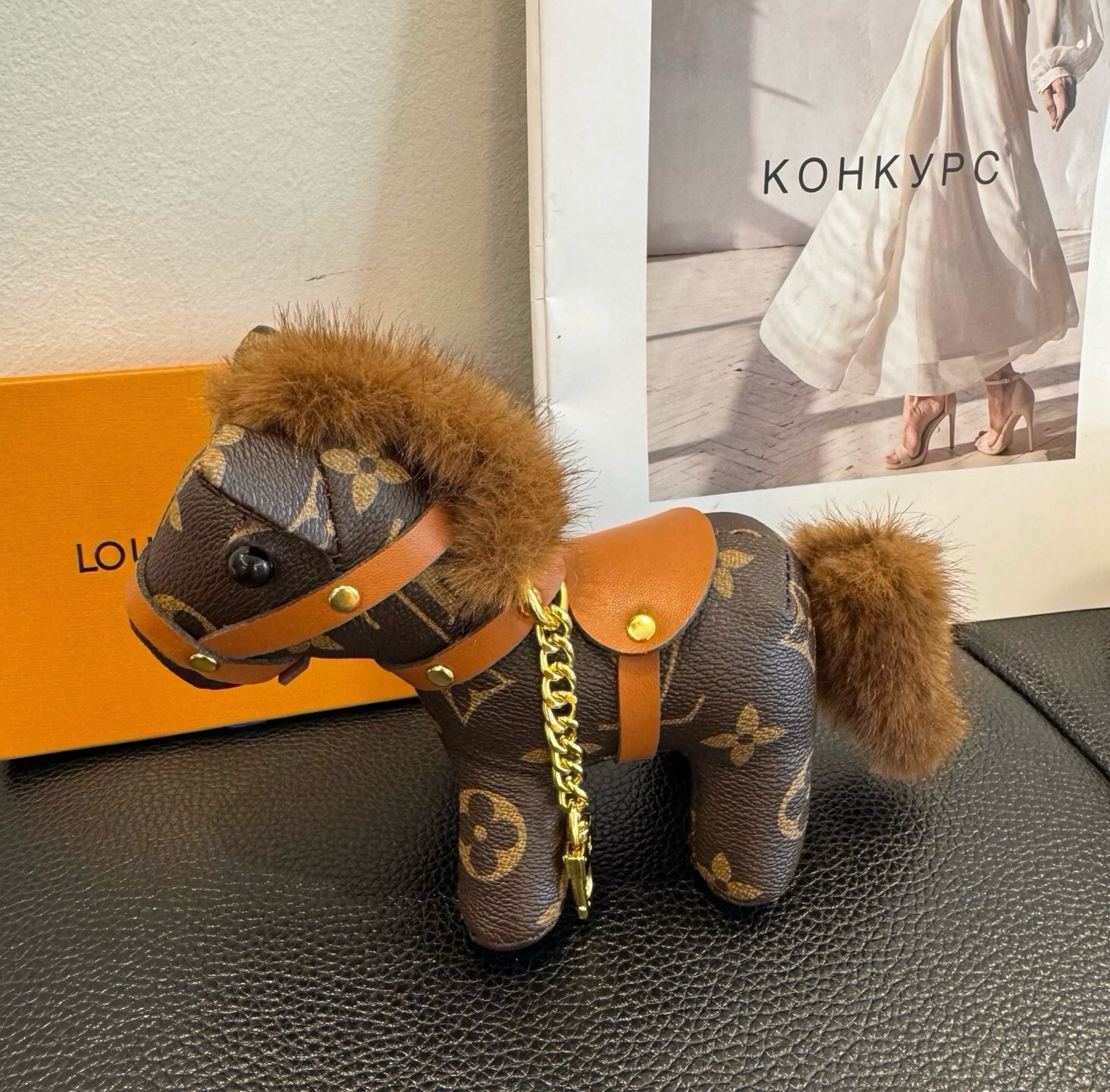LV钥匙扣老花包包挂件 马上有钱小马🐎挂饰