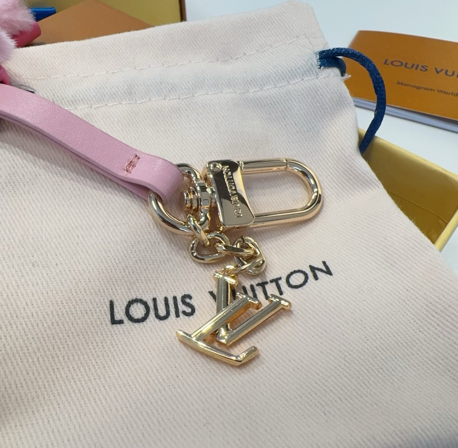 🔥lv钥匙扣 大号包包挂件，Louis Vuitton 路易威登 樱花🌸 LV X TM CHERRY BLOSSOM 