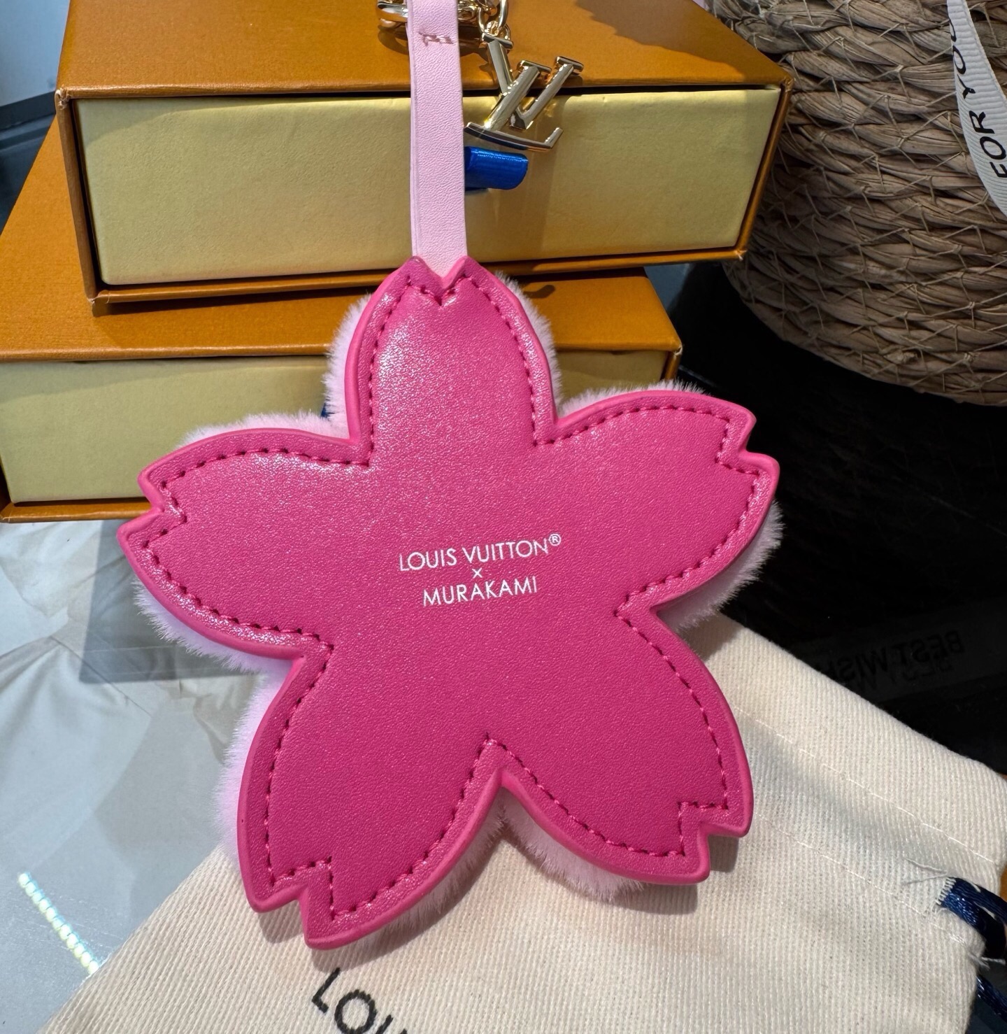 🔥lv钥匙扣 大号包包挂件，Louis Vuitton 路易威登 樱花🌸 LV X TM CHERRY BLOSSOM 