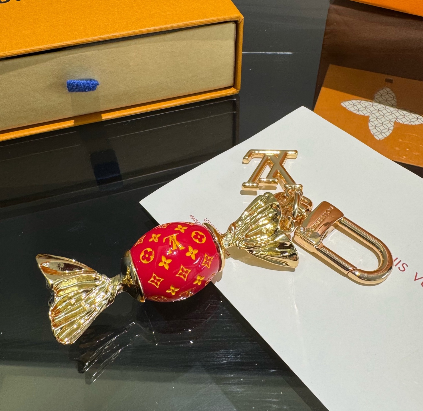 新款 LOUIS VUITTON新款 LV糖果🍬钥匙扣 包包挂件挂饰 钥匙扣 ☀本款 LV Sweets 包饰汲取童年欢 新款 LOUIS VUITTON新款 LV糖果🍬钥匙扣 包包挂件挂饰 钥匙扣 ☀本款 LV Sweets 包饰汲取童年欢