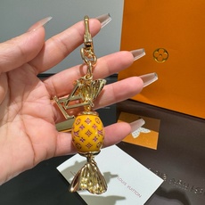 新款 LOUIS VUITTON新款 LV糖果🍬钥匙扣 包包挂件挂饰 钥匙扣 ☀本款 LV Sweets 包饰汲取童年欢 新款 LOUIS VUITTON新款 LV糖果🍬钥匙扣 包包挂件挂饰 钥匙扣 ☀本款 LV Sweets 包饰汲取童年欢