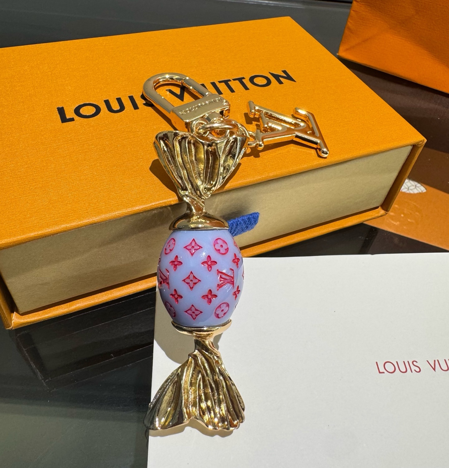 新款 LOUIS VUITTON新款 LV糖果🍬钥匙扣 包包挂件挂饰 钥匙扣 ☀本款 LV Sweets 包饰汲取童年欢 新款 LOUIS VUITTON新款 LV糖果🍬钥匙扣 包包挂件挂饰 钥匙扣 ☀本款 LV Sweets 包饰汲取童年欢