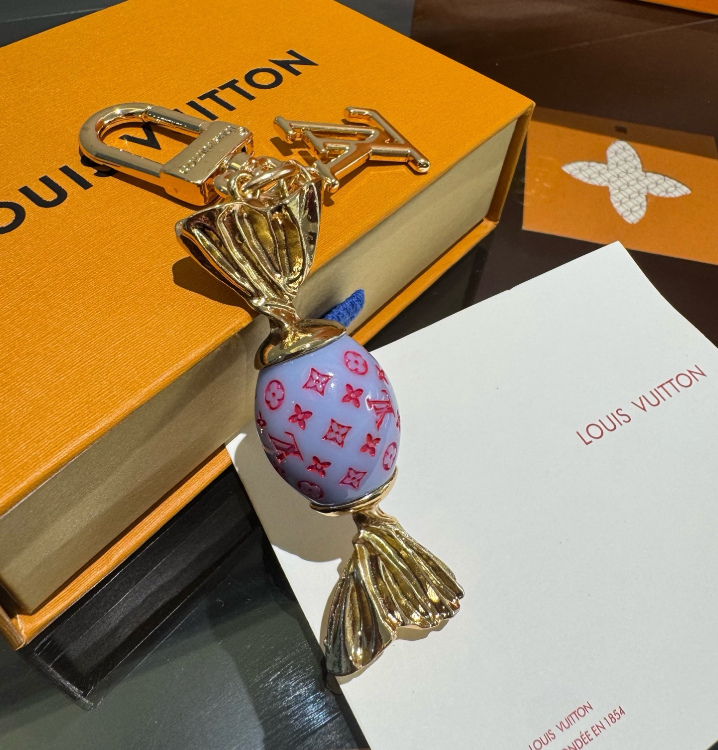 新款 LOUIS VUITTON新款 LV糖果🍬钥匙扣 包包挂件挂饰 钥匙扣 ☀本款 LV Sweets 包饰汲取童年欢 新款 LOUIS VUITTON新款 LV糖果🍬钥匙扣 包包挂件挂饰 钥匙扣 ☀本款 LV Sweets 包饰汲取童年欢