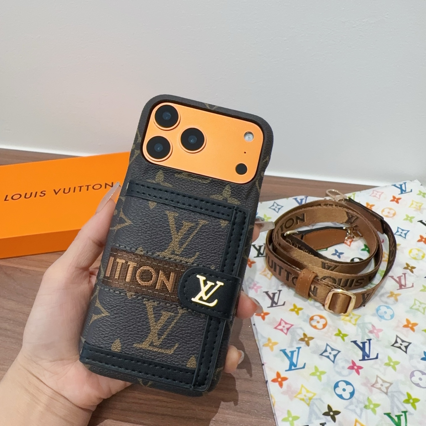 ✨LV织带斜挎卡包手机壳,高密度刺绣织带,可调节可拆卸,多卡位钱包,精致时尚,一壳多用 型号:为了不出现报错型号,请打开 ✨LV织带斜挎卡包手机壳,高密度刺绣织带,可调节可拆卸,多卡位钱包,精致时尚,一壳多用 型号:为了不出现报错型号,请打开