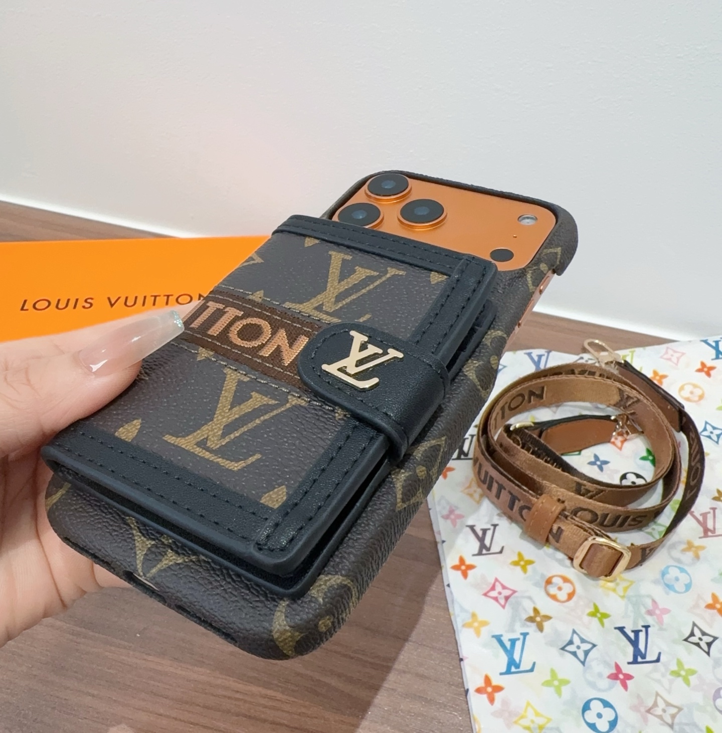 ✨LV织带斜挎卡包手机壳,高密度刺绣织带,可调节可拆卸,多卡位钱包,精致时尚,一壳多用 型号:为了不出现报错型号,请打开 ✨LV织带斜挎卡包手机壳,高密度刺绣织带,可调节可拆卸,多卡位钱包,精致时尚,一壳多用 型号:为了不出现报错型号,请打开