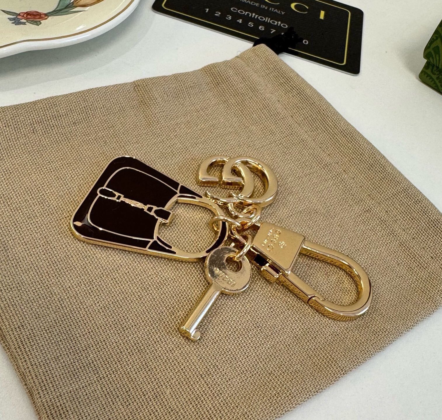 🔥 Gucci 古驰钥匙扣 包包挂件挂饰  ☀️俏皮可爱的手袋挂饰👛造型设计