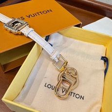 新款 LOUIS VUITTON新款 LV WATCH 手表⌚钥匙扣 包饰与钥匙扣 包挂钥匙扣包包挂饰 ☀ 本款 LV 新款 LOUIS VUITTON新款 LV WATCH 手表⌚钥匙扣 包饰与钥匙扣 包挂钥匙扣包包挂饰 ☀ 本款 LV