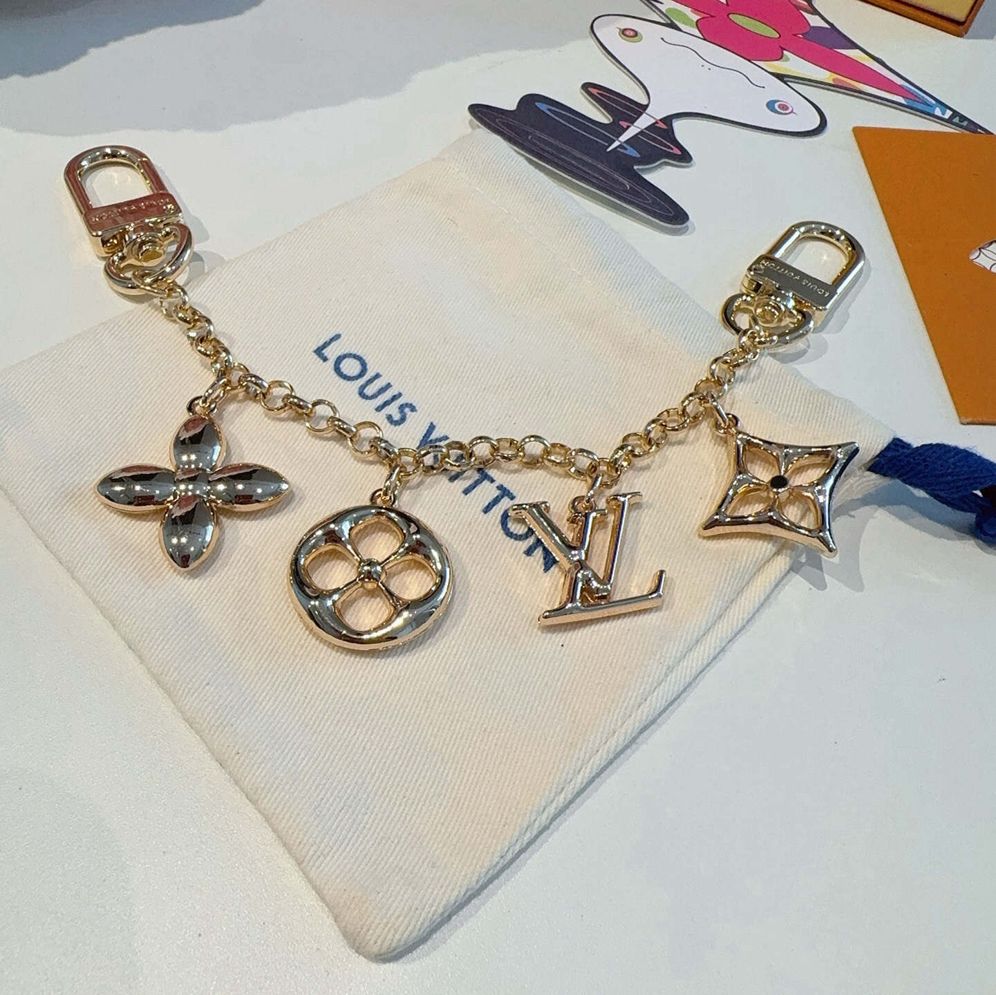 LV钥匙扣 包饰 包包挂件 金色&银色 M01188 SPring Street Chain 包饰将 Monogram LV钥匙扣 包饰 包包挂件 金色&银色 M01188 SPring Street Chain 包饰将 Monogram