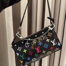 LV钥匙扣 包饰 包包挂件 金色&银色 M01188 SPring Street Chain 包饰将 Monogram LV钥匙扣 包饰 包包挂件 金色&银色 M01188 SPring Street Chain 包饰将 Monogram