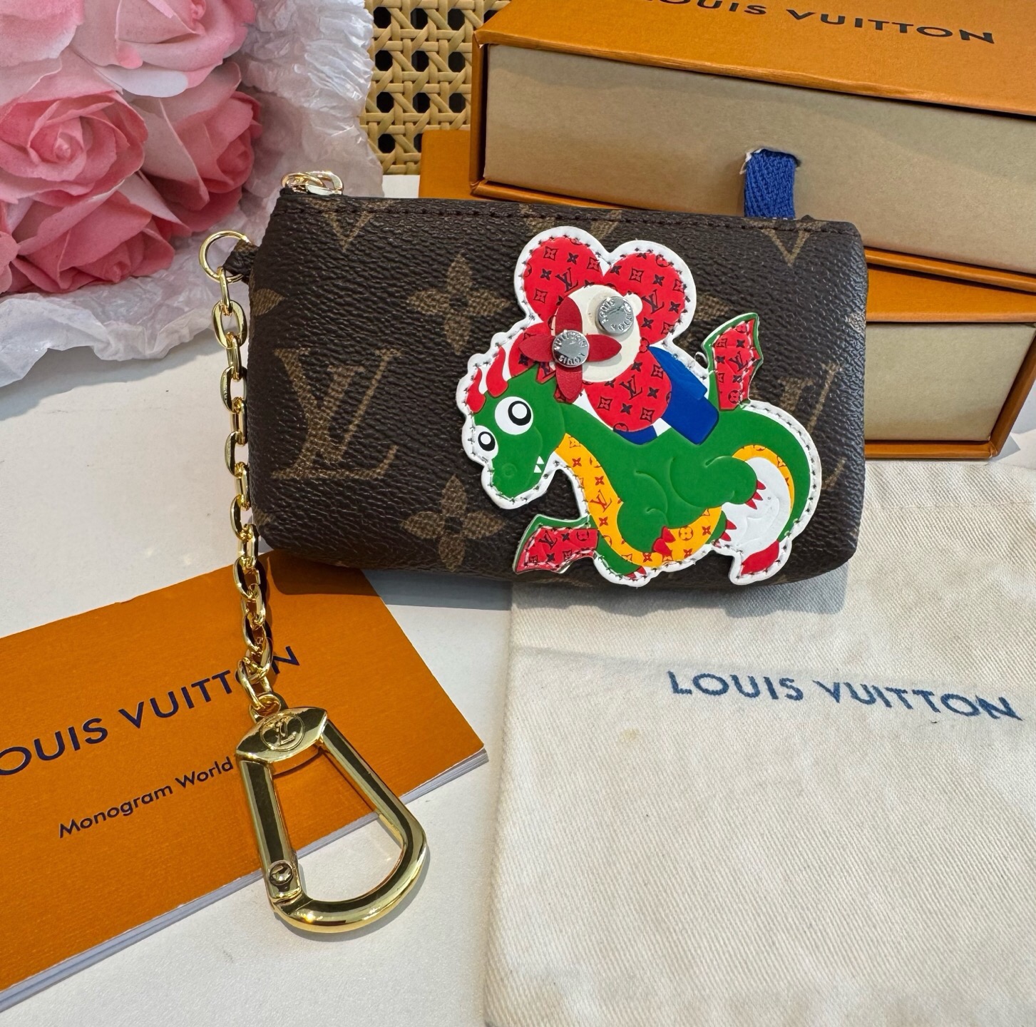 LV村上隆合作款熊猫零钱包卡包 挂饰☀️Louis Vuitton 路易威登lv钥匙扣钥匙包卡包PU材质 原版logo 