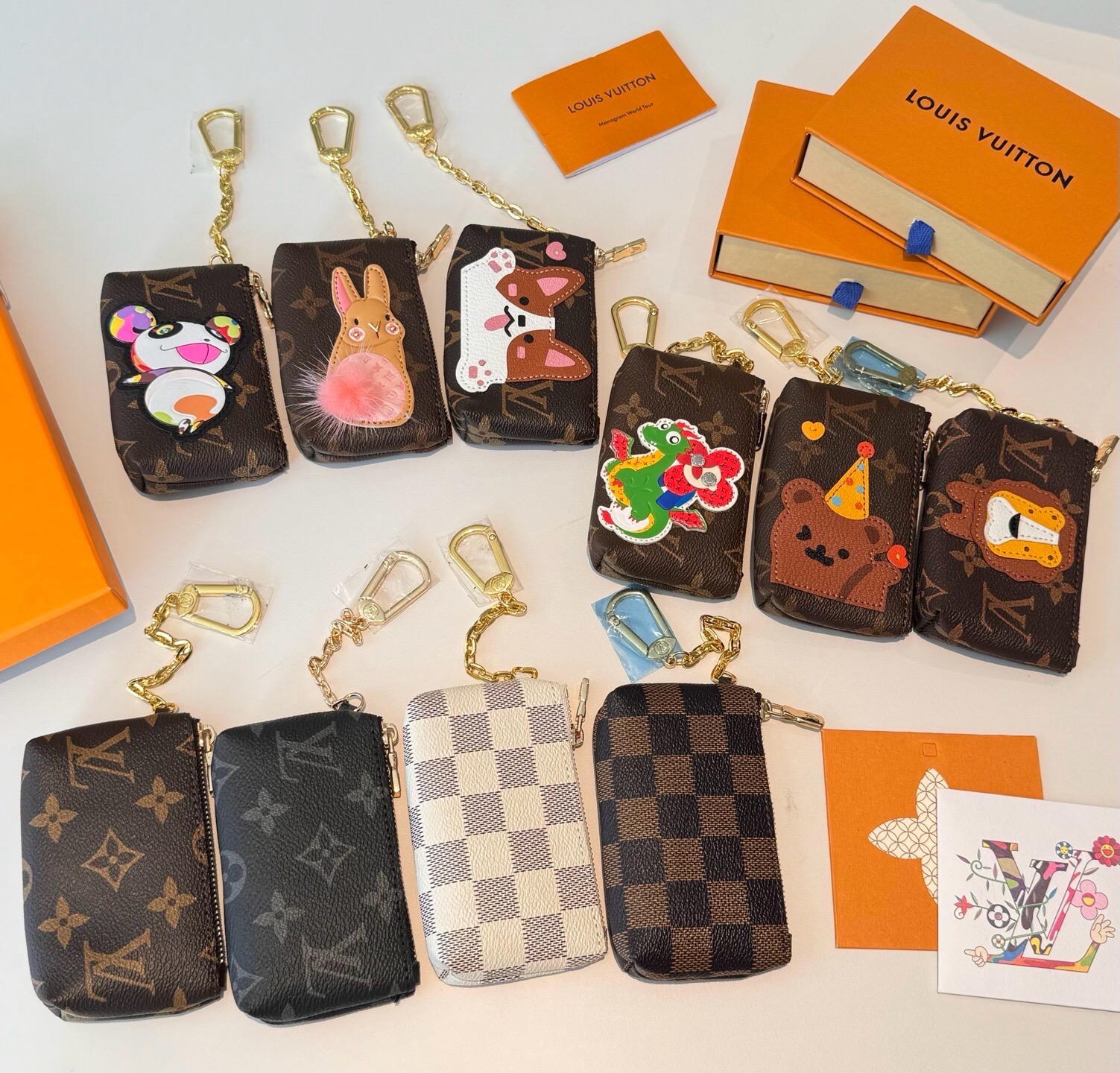 LV村上隆合作款熊猫零钱包卡包 挂饰☀️Louis Vuitton 路易威登lv钥匙扣钥匙包卡包PU材质 原版logo 