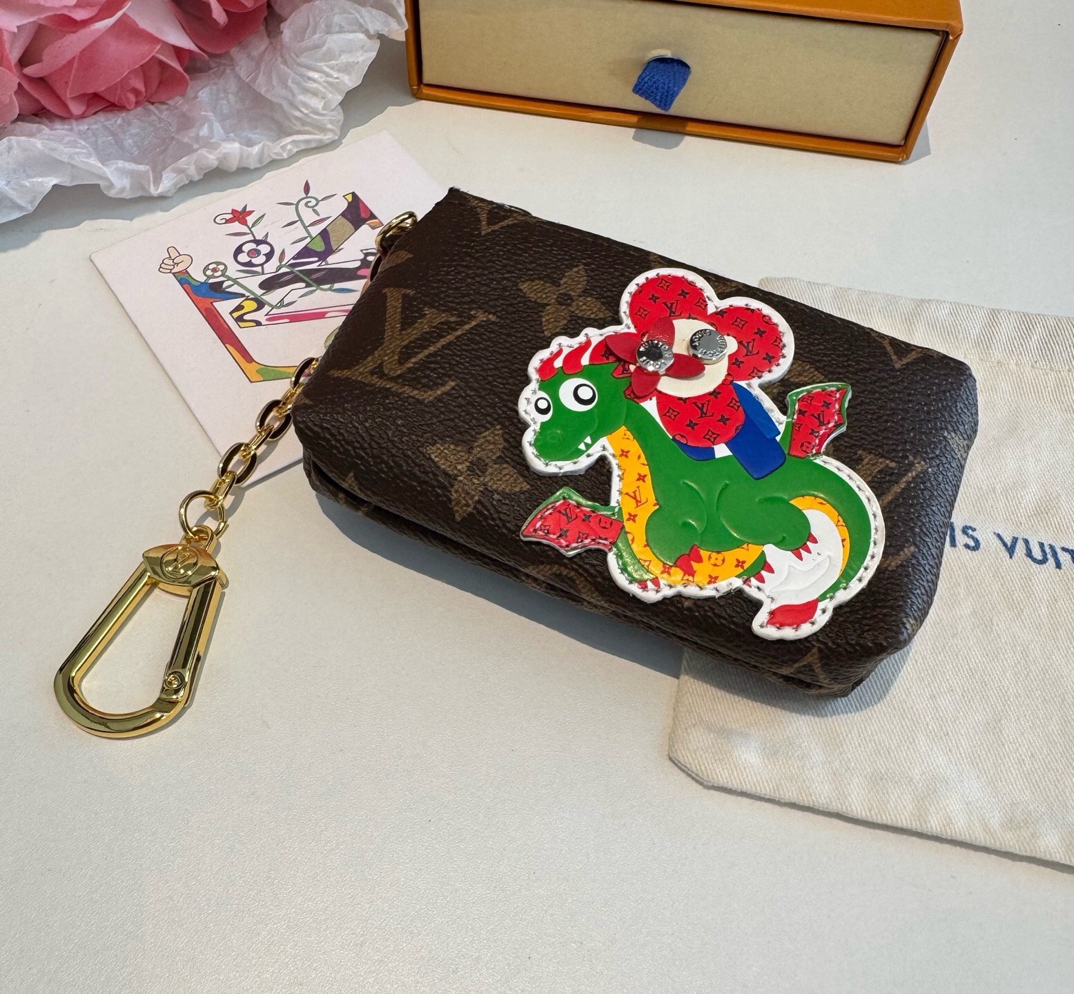 LV村上隆合作款熊猫零钱包卡包 挂饰☀️Louis Vuitton 路易威登lv钥匙扣钥匙包卡包PU材质 原版logo 