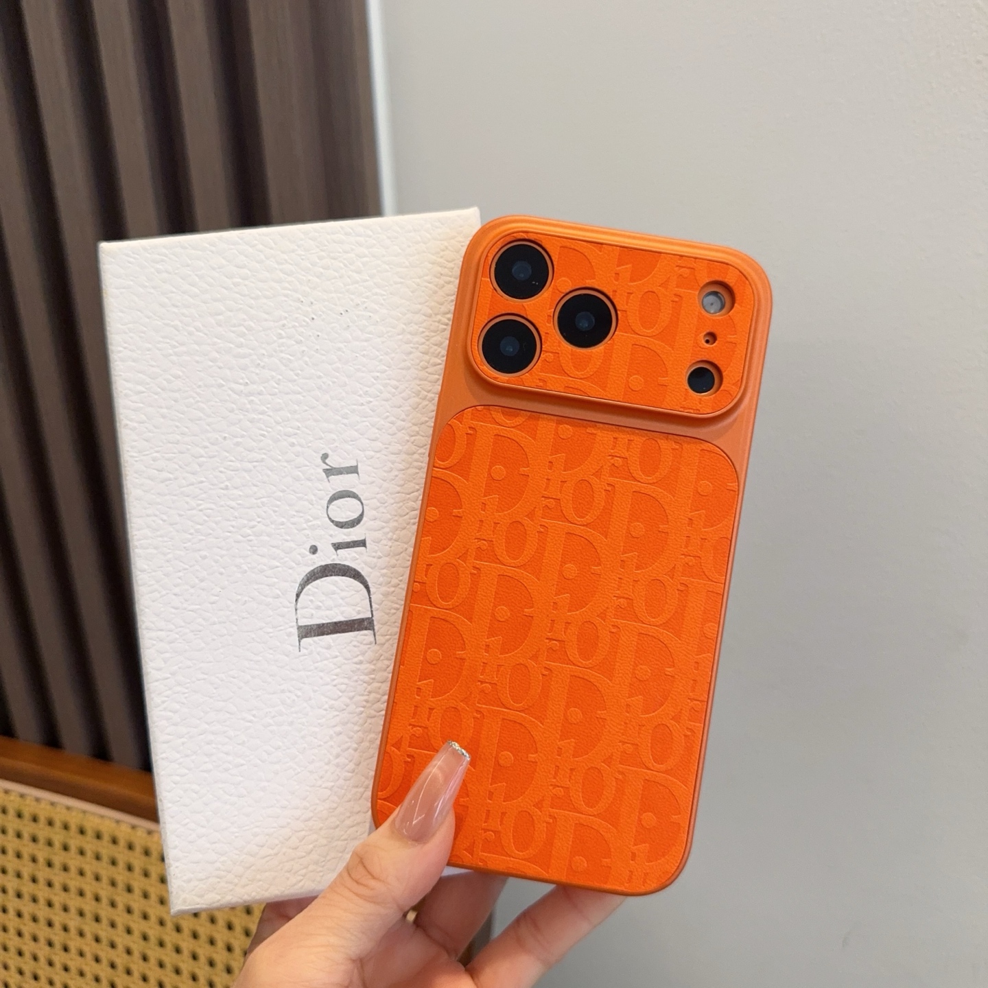🔥Dior压花iPhone手机壳  官网原版皮➕原版素材，经典高端[强] 型号：为了不出现报错型号，请打开本机查看手机设