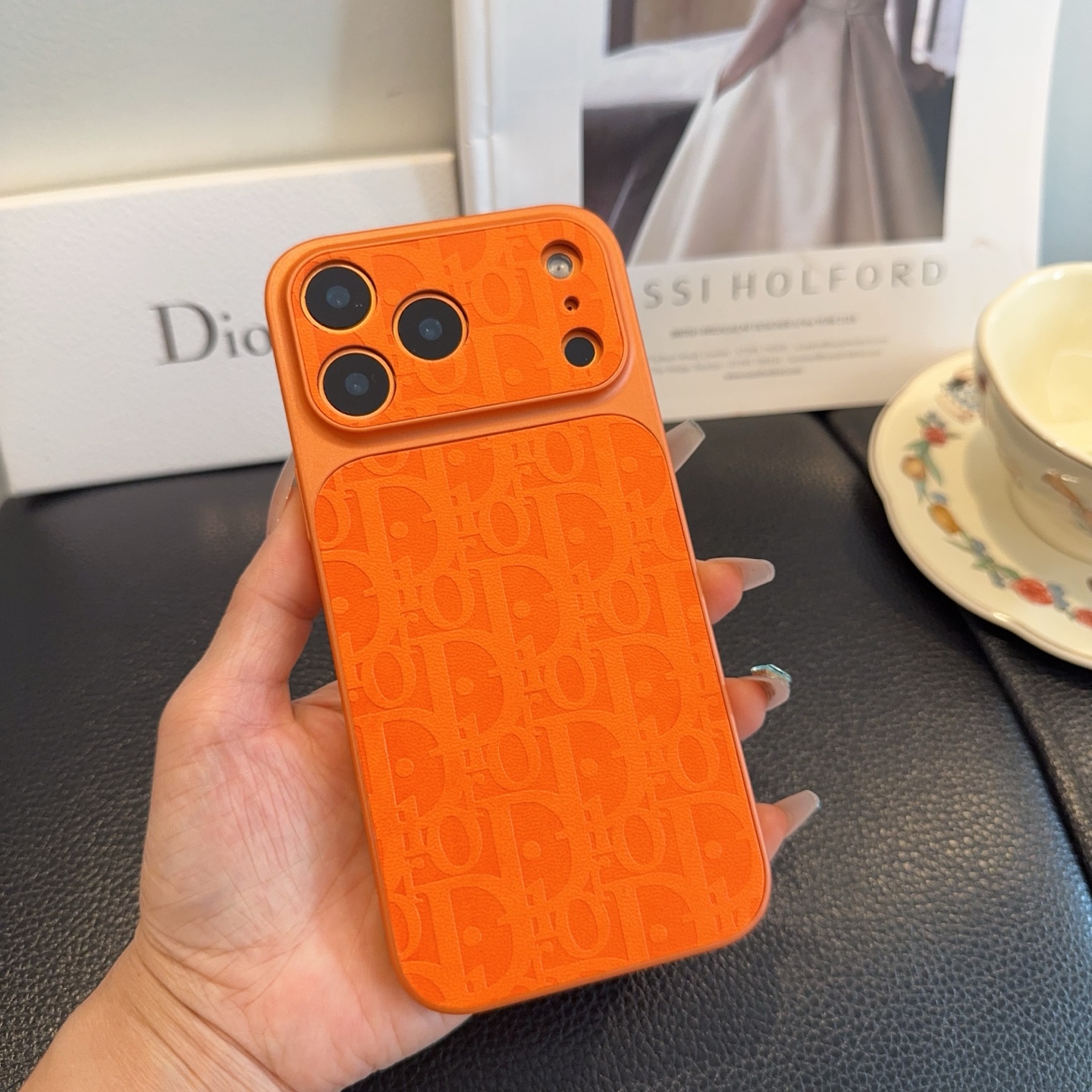 🔥Dior压花iPhone手机壳  官网原版皮➕原版素材，经典高端[强] 型号：为了不出现报错型号，请打开本机查看手机设