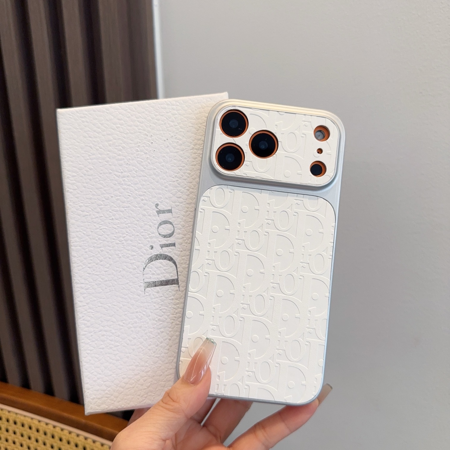 🔥Dior压花iPhone手机壳  官网原版皮➕原版素材，经典高端[强] 型号：为了不出现报错型号，请打开本机查看手机设