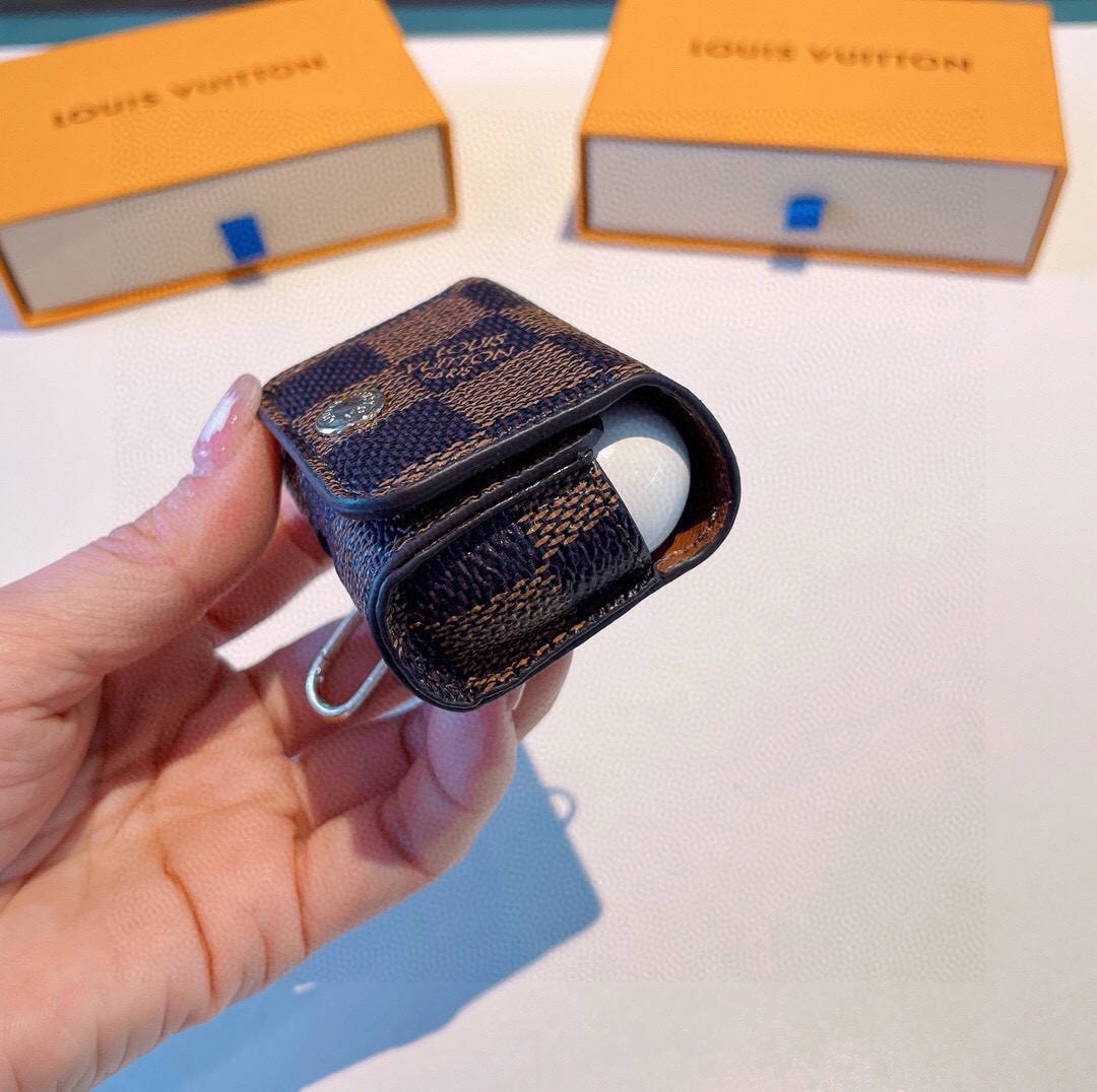 🔥LV耳机包 经典老花原皮耳机套，钥匙扣包包挂件，一举两得！ AirPods 1/2 AirPods 3/ Pro