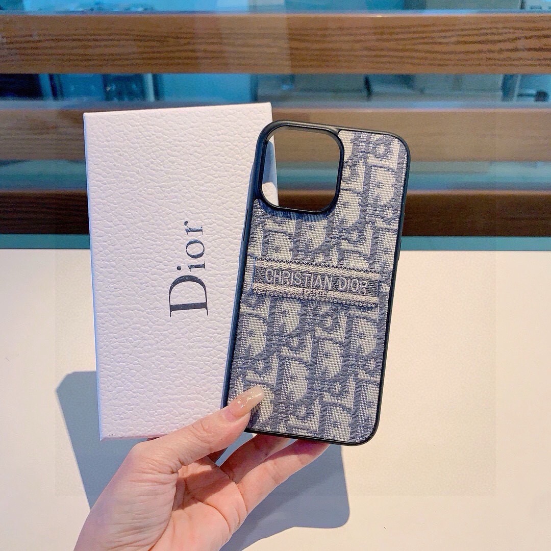 ✨新品上架✨ Dior刺绣布艺全包手机壳 型号：为了不出现报错型号，请打开本机查看手机设置显示的型号⚠️⚠️⚠️ iPh