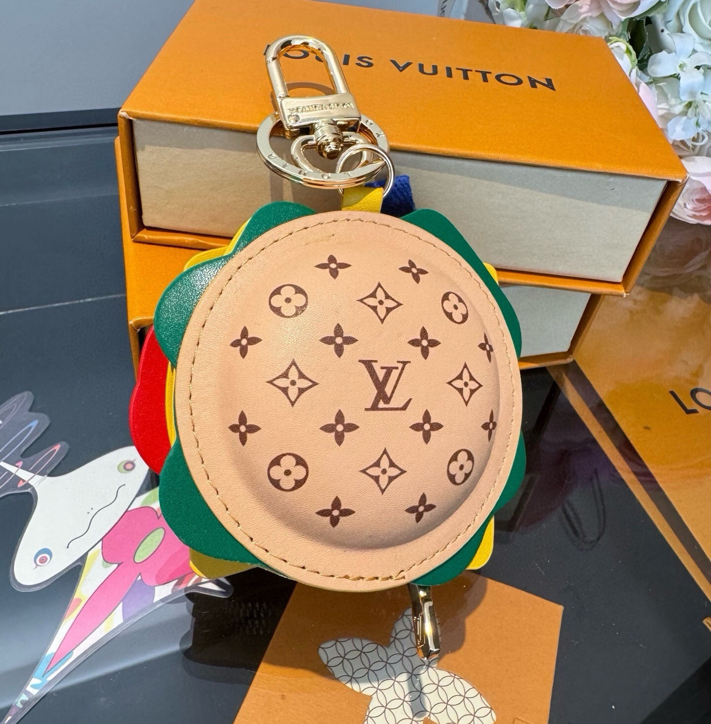 🔥新品❗️迷你汉堡🍔挂件挂饰Lv钥匙扣 蓝牙耳机包 Louis Vuitton 路易威登汉堡包🍔汉堡耳机包挂饰挂件户外休