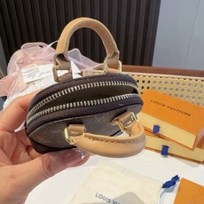 ❗爆款🔥路易威登LOUIS VUITTON 新款 老花&白三彩mini包包贝壳包 LV包包挂饰,钥匙扣,零钱包,耳机包 ❗爆款🔥路易威登LOUIS VUITTON 新款 老花&白三彩mini包包贝壳包 LV包包挂饰,钥匙扣,零钱包,耳机包