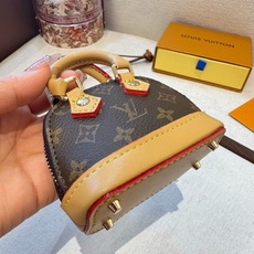 ❗爆款🔥路易威登LOUIS VUITTON 新款 老花&白三彩mini包包贝壳包 LV包包挂饰,钥匙扣,零钱包,耳机包 ❗爆款🔥路易威登LOUIS VUITTON 新款 老花&白三彩mini包包贝壳包 LV包包挂饰,钥匙扣,零钱包,耳机包