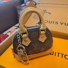 ❗爆款🔥路易威登LOUIS VUITTON 新款 老花&白三彩mini包包贝壳包 LV包包挂饰,钥匙扣,零钱包,耳机包 ❗爆款🔥路易威登LOUIS VUITTON 新款 老花&白三彩mini包包贝壳包 LV包包挂饰,钥匙扣,零钱包,耳机包
