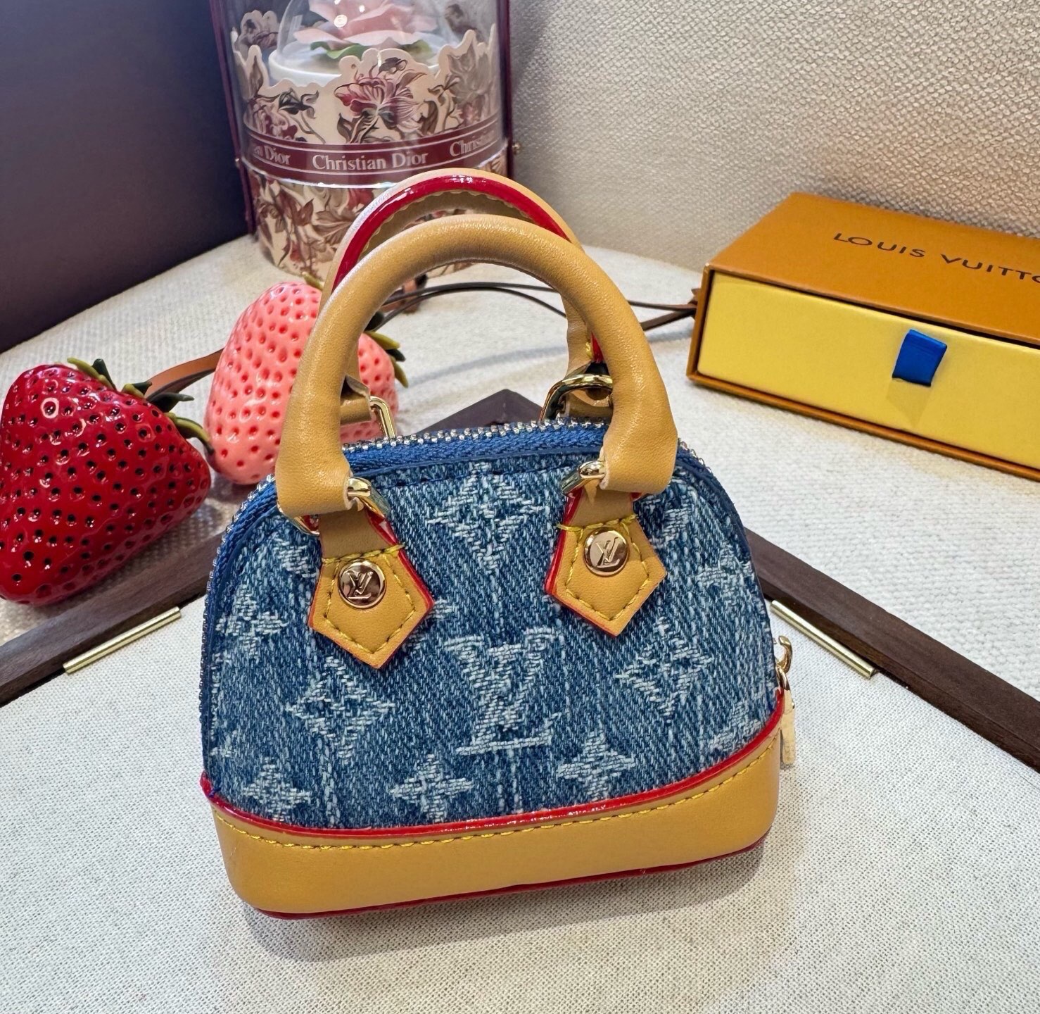 ❗爆款🔥路易威登LOUIS VUITTON 新款 老花&白三彩mini包包贝壳包 LV包包挂饰,钥匙扣,零钱包,耳机包 ❗爆款🔥路易威登LOUIS VUITTON 新款 老花&白三彩mini包包贝壳包 LV包包挂饰,钥匙扣,零钱包,耳机包