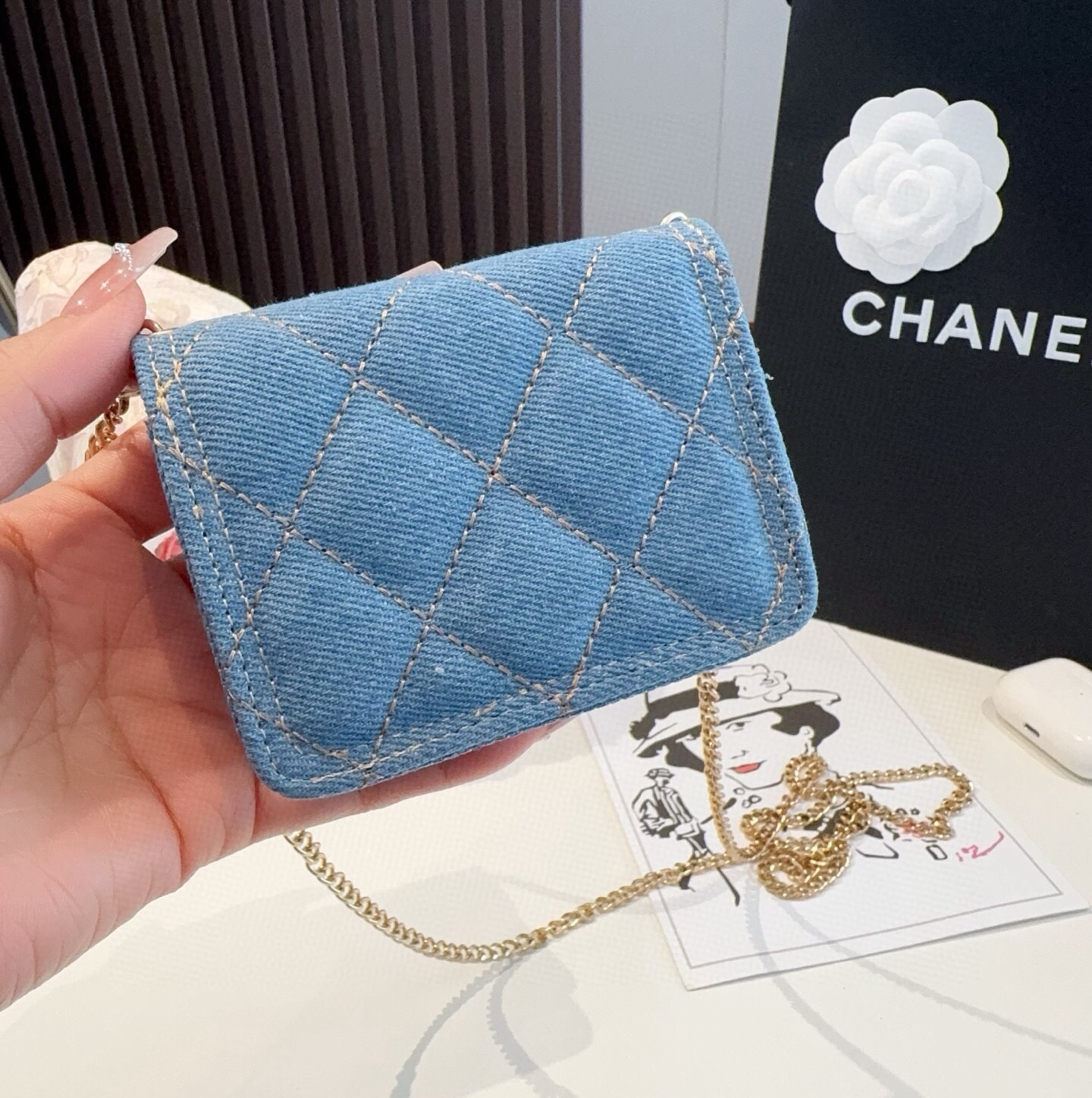 ❤️香奈儿CHANEL官网新款mini斜挎包包 零钱包👛搭配链条 可拆卸❤️可放耳机 纸巾 口红💄 钥匙 等小物件  尺